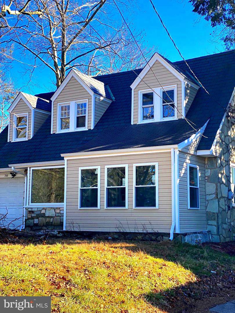 788 Lower Ferry Road - Photo 1