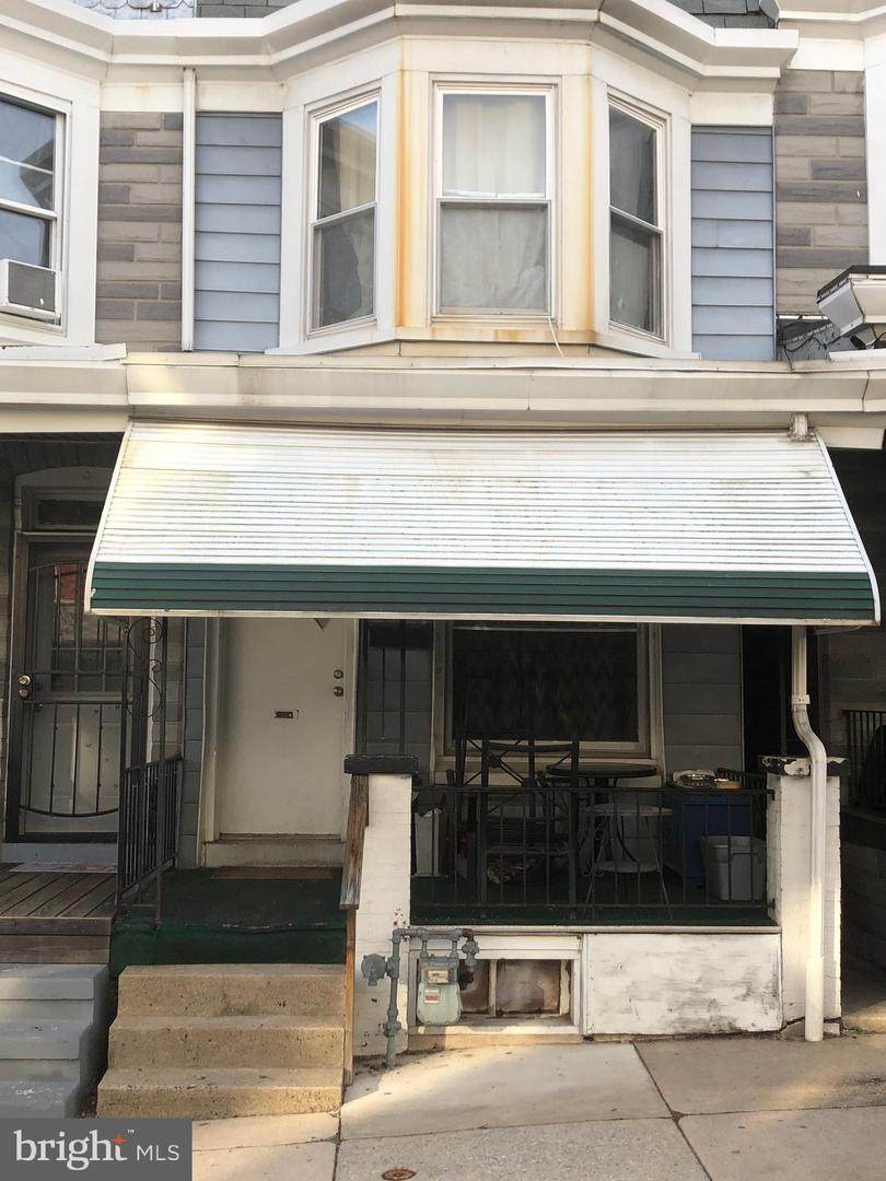 324 17TH 1/2ND Street - Photo 1