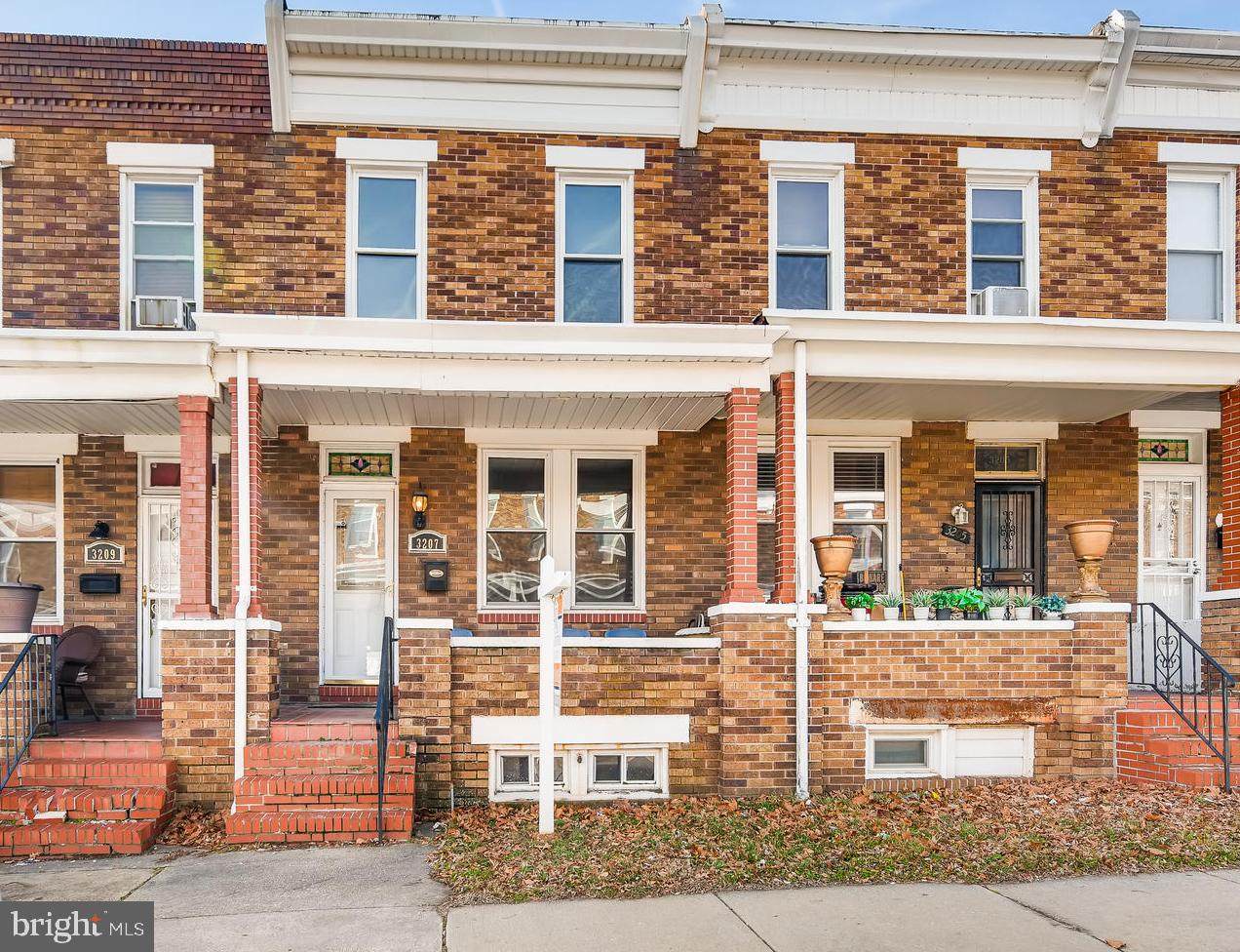 3207 Kenyon Avenue - Photo 1
