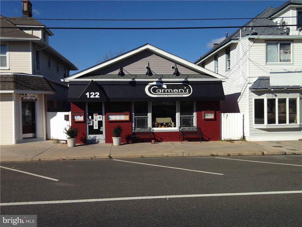 120 Bay Avenue - Photo 1