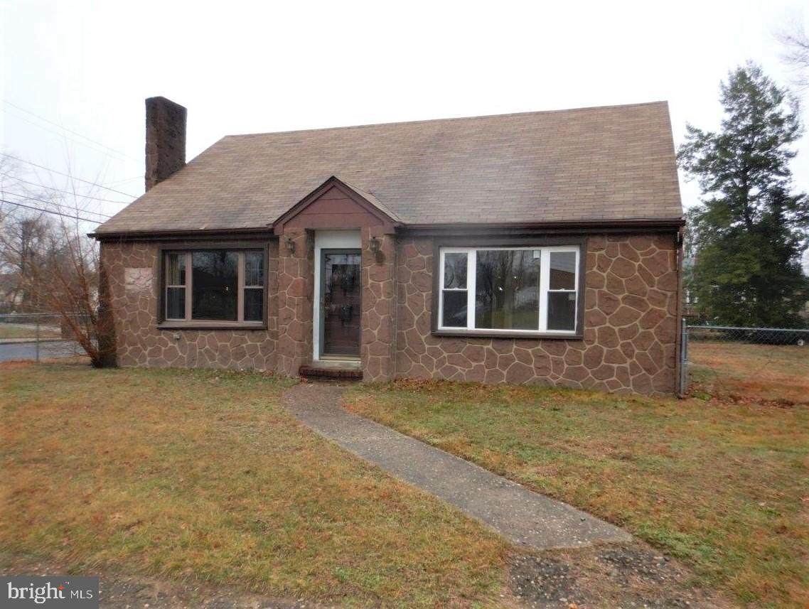 501 Majestic Avenue - Photo 1