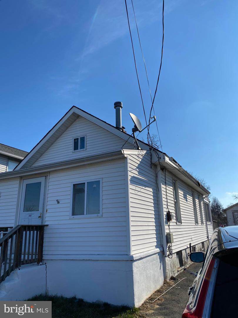 20 Dewey Avenue - Photo 1