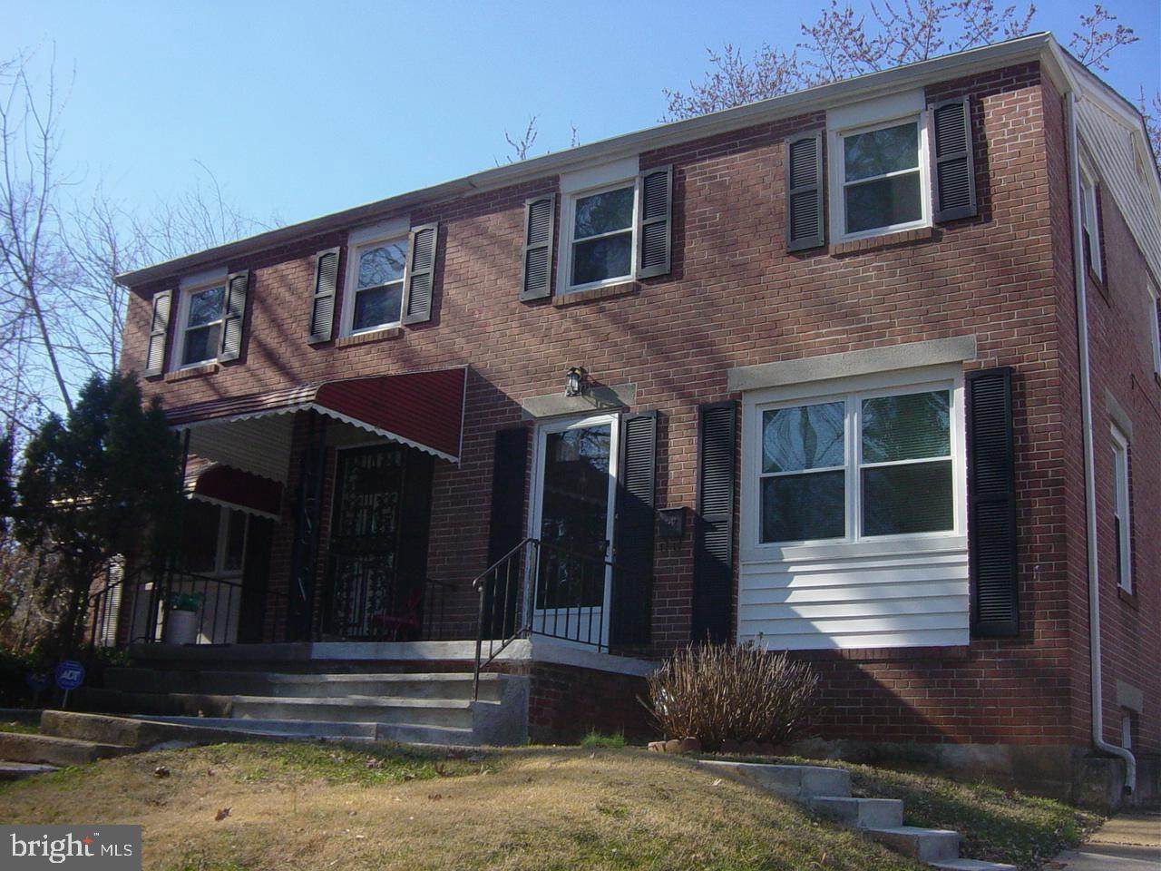 5518 Robinwood Avenue - Photo 1