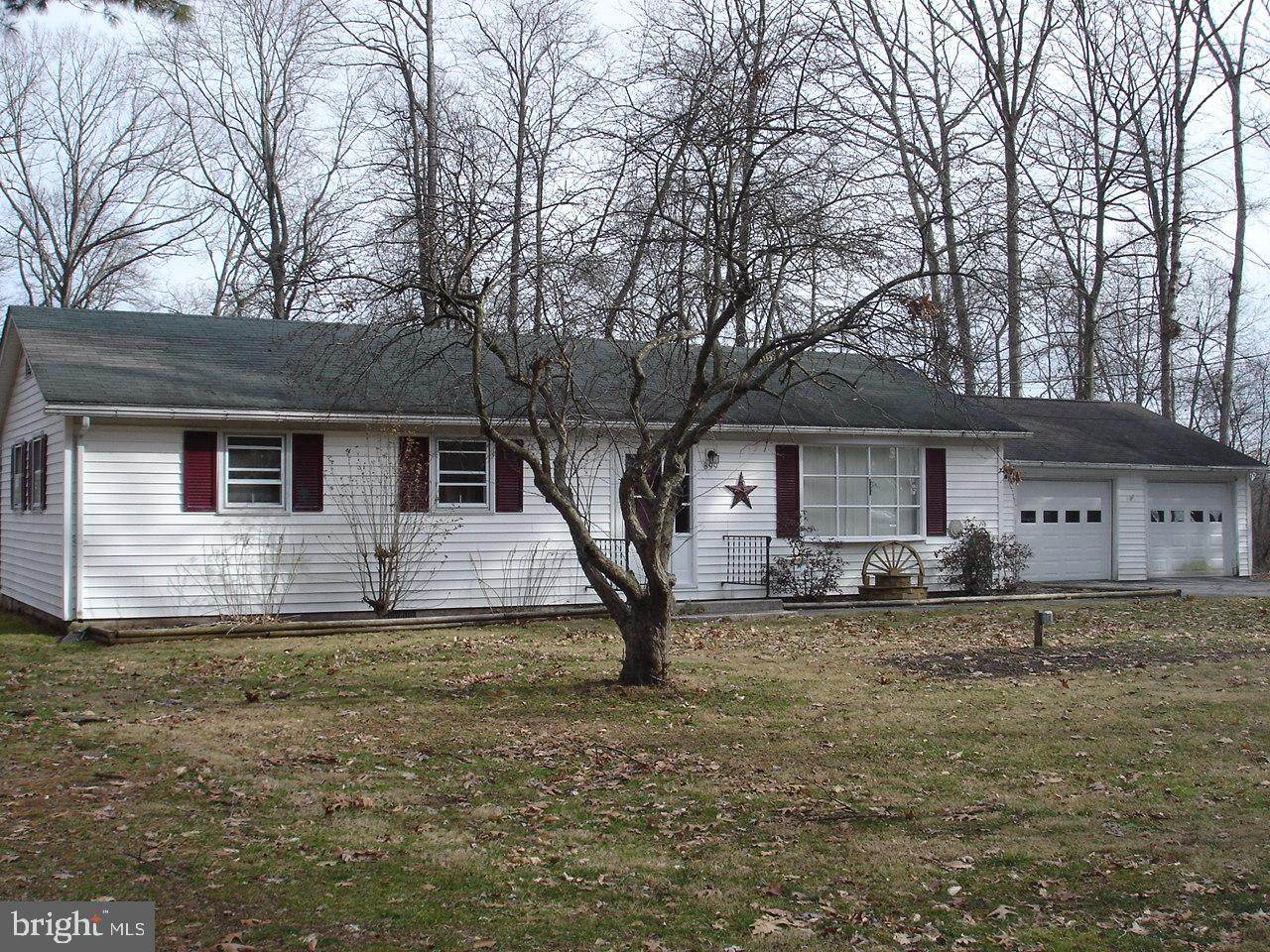 899 Railroad Lane - Photo 1