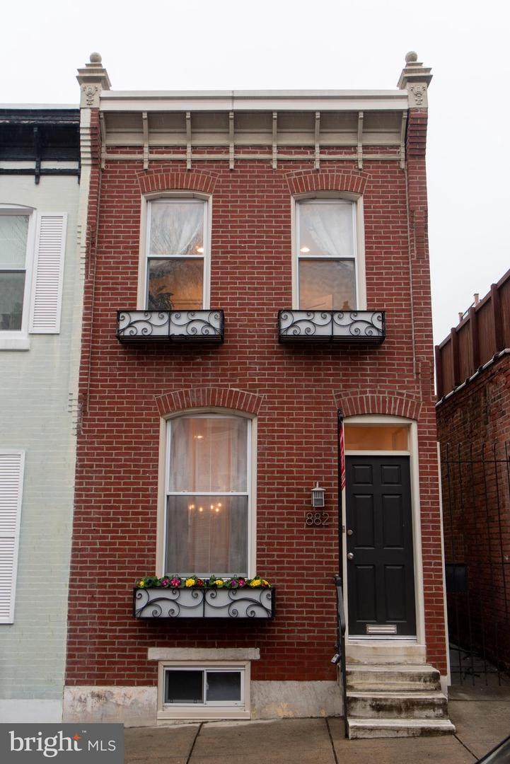 882 Myrtlewood Street - Photo 1