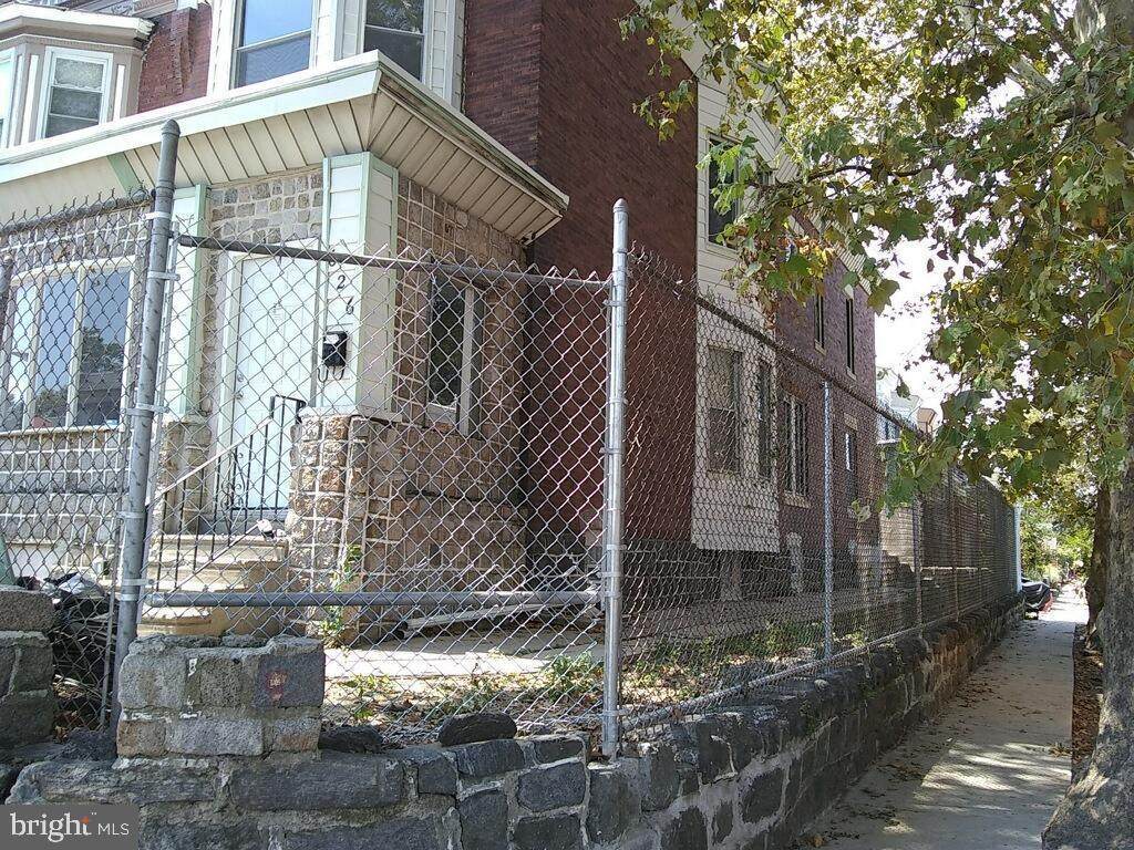 626 52ND Street - Photo 1