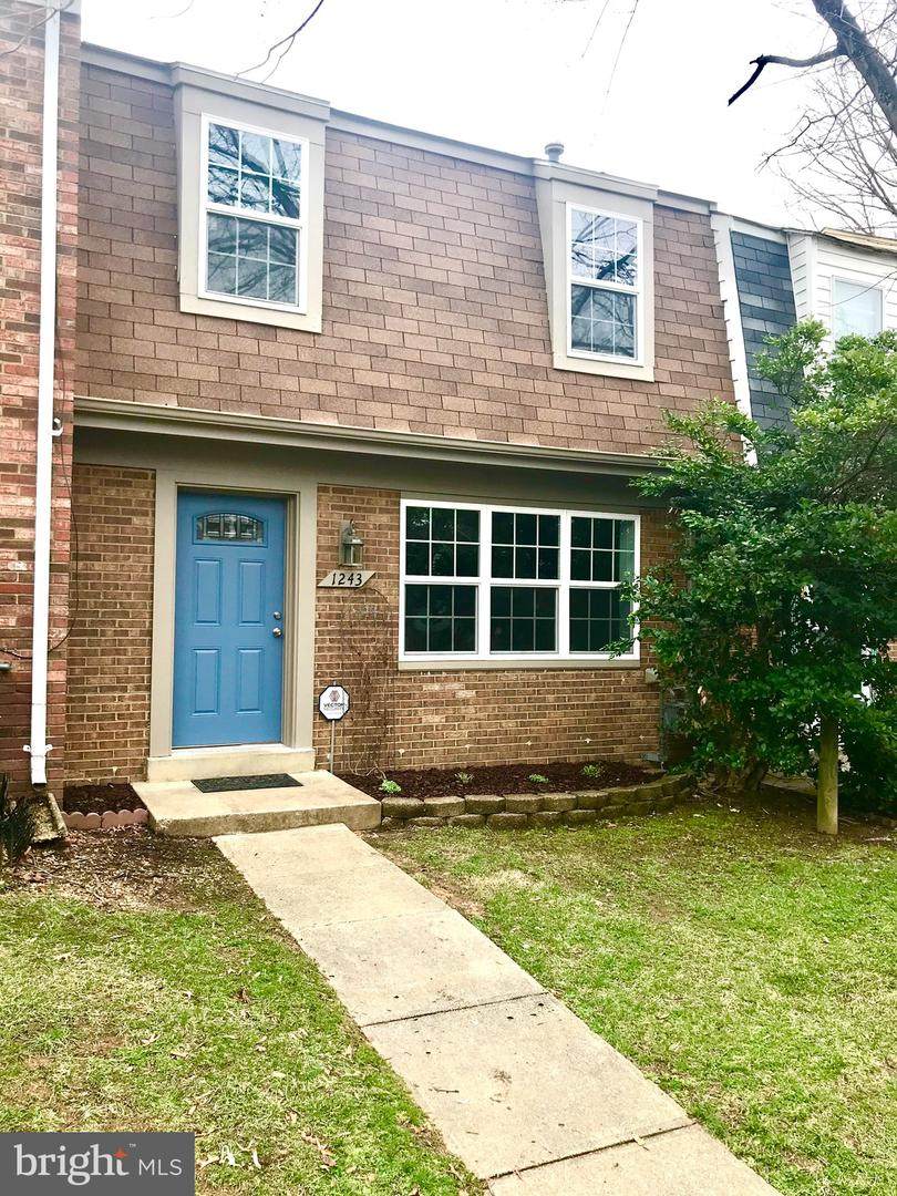 1243 Thomas Jefferson Place - Photo 1