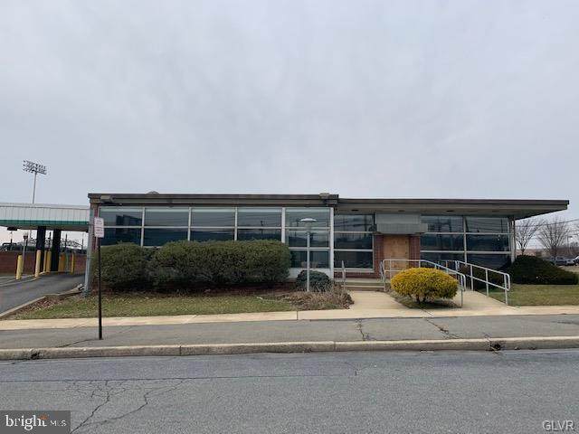 2040 Centre Avenue - Photo 1