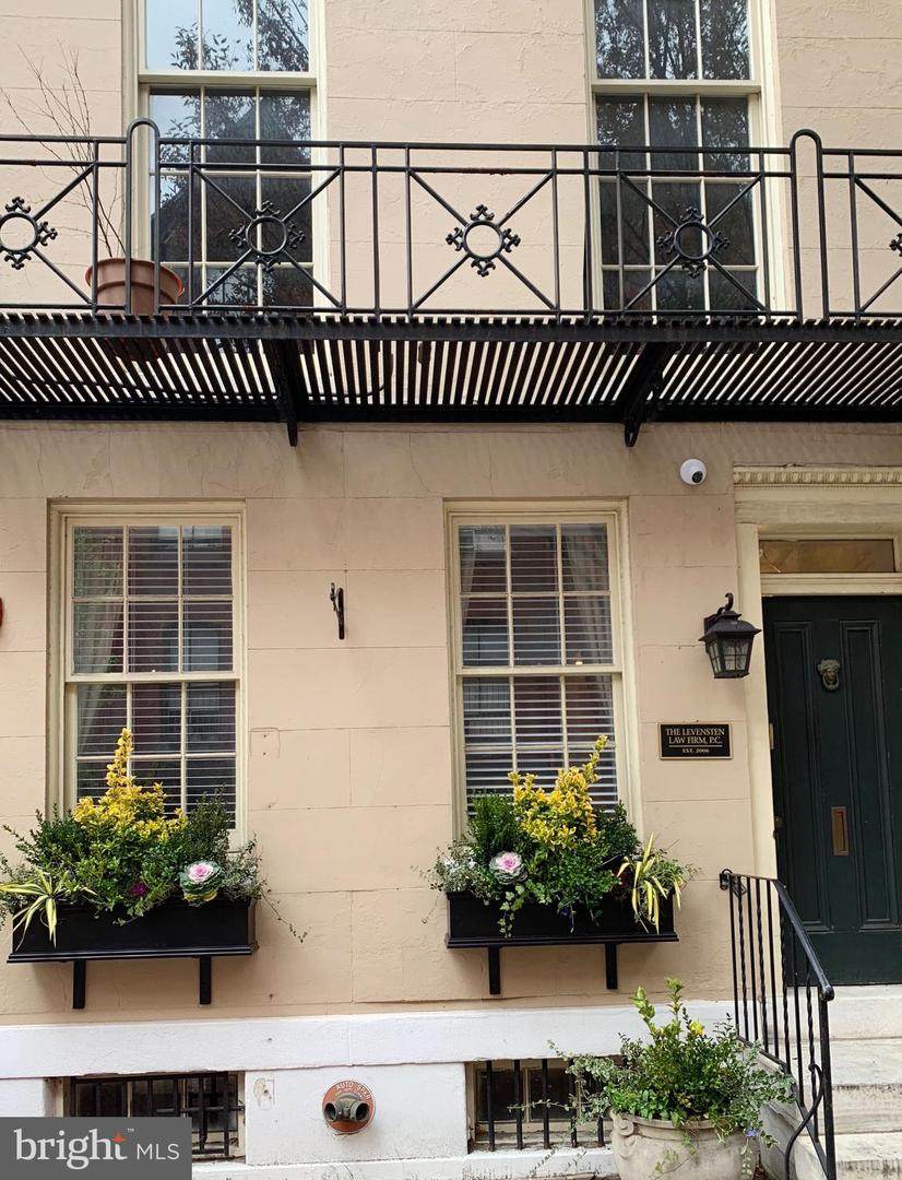 346 15TH Street - Photo 1