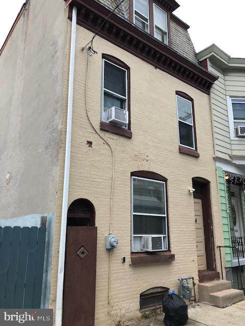 324 Locust Street - Photo 1