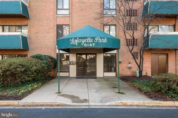 6147 Leesburg Pike - Photo 1