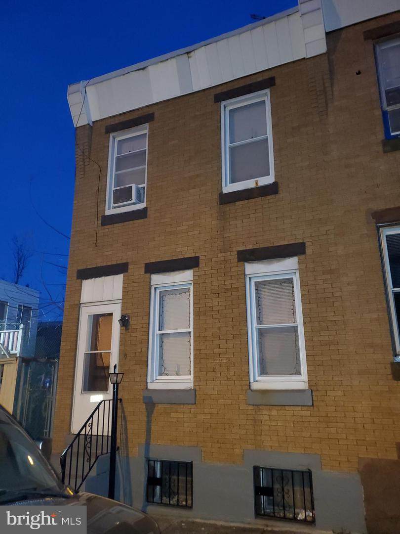 856 Thayer Street - Photo 1
