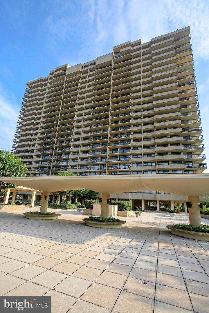 400 Madison Street - Photo 1