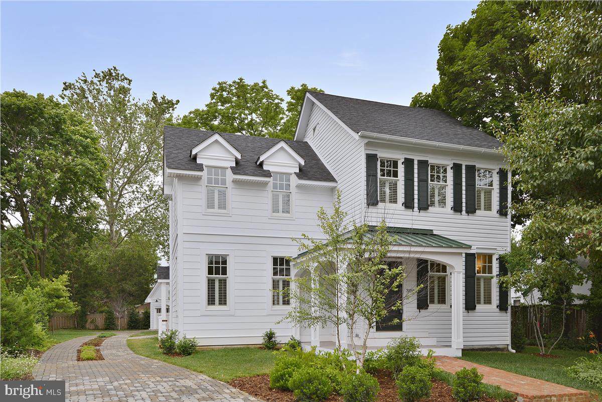 306 Washington Street - Photo 1