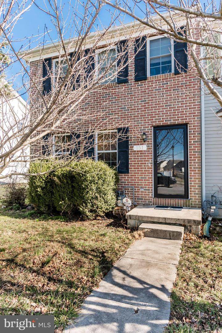 151 Holmes Street - Photo 1