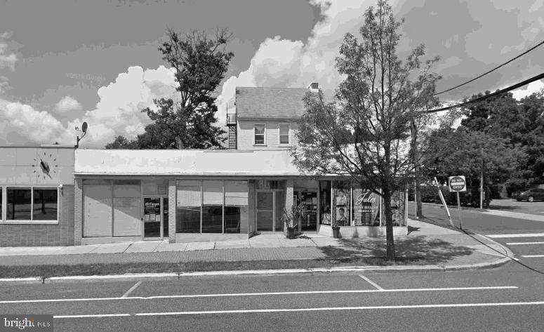 303 Broad Street - Photo 1