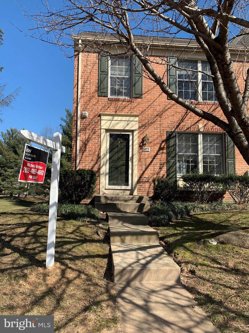 609 Budleigh Circle - Photo 1