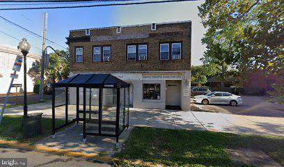702 Maple Avenue - Photo 1