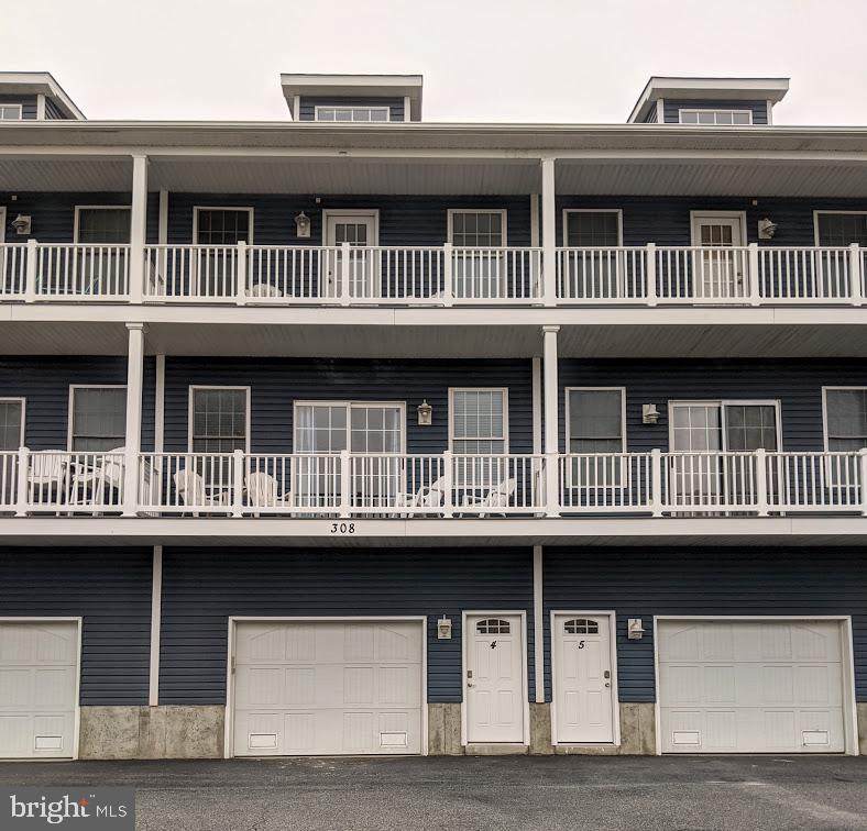 308 26TH Street - Photo 1