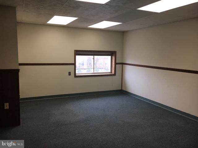 1826 Roberts Street - Photo 1
