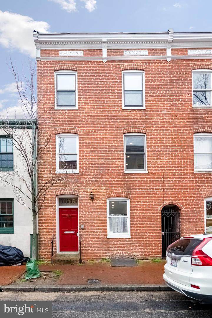 1615 Shakespeare Street - Photo 1