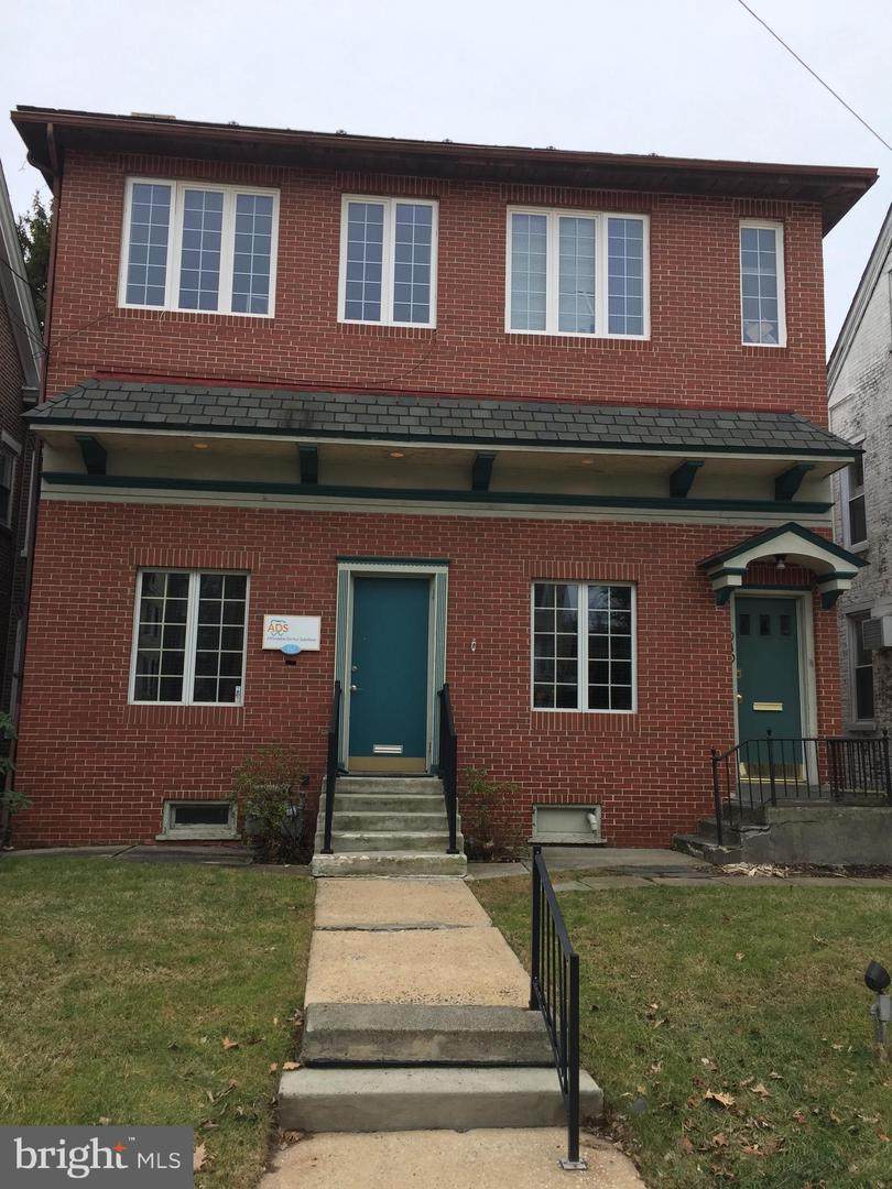 910 High Street - Photo 1