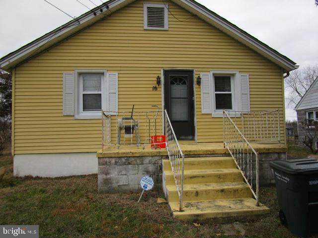 16 Evergreen Avenue - Photo 1