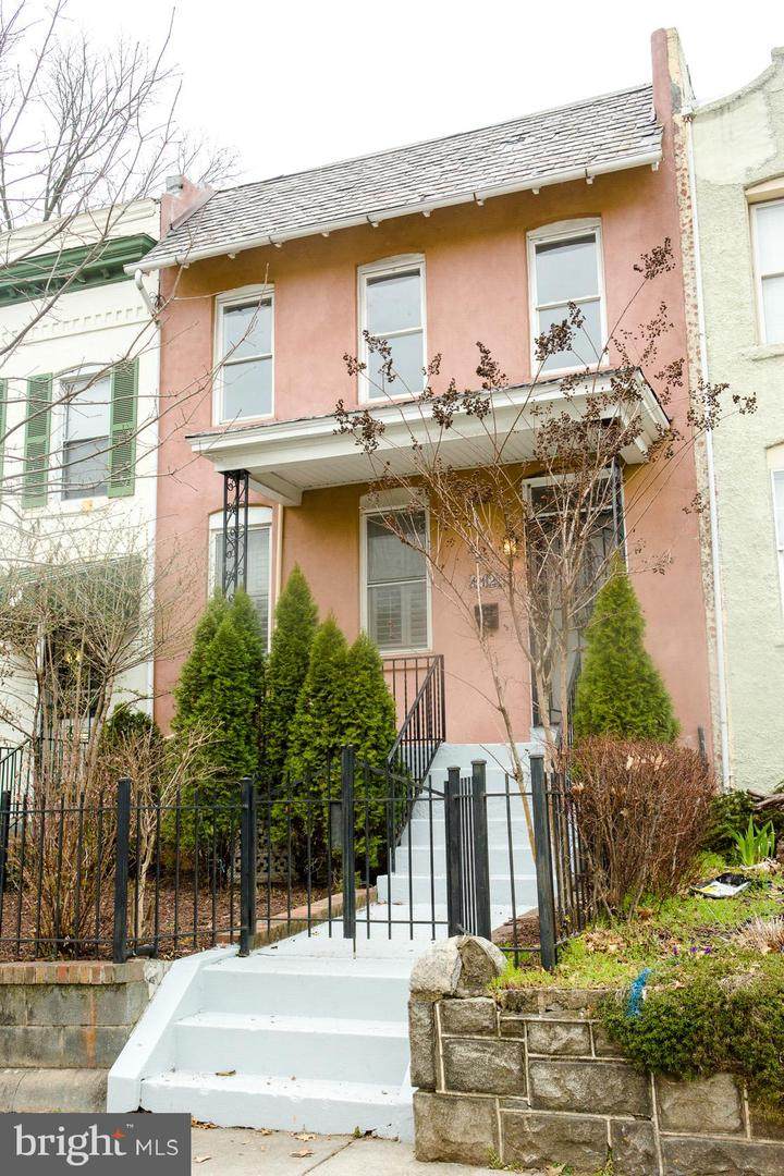 1126 8TH Street - Photo 1