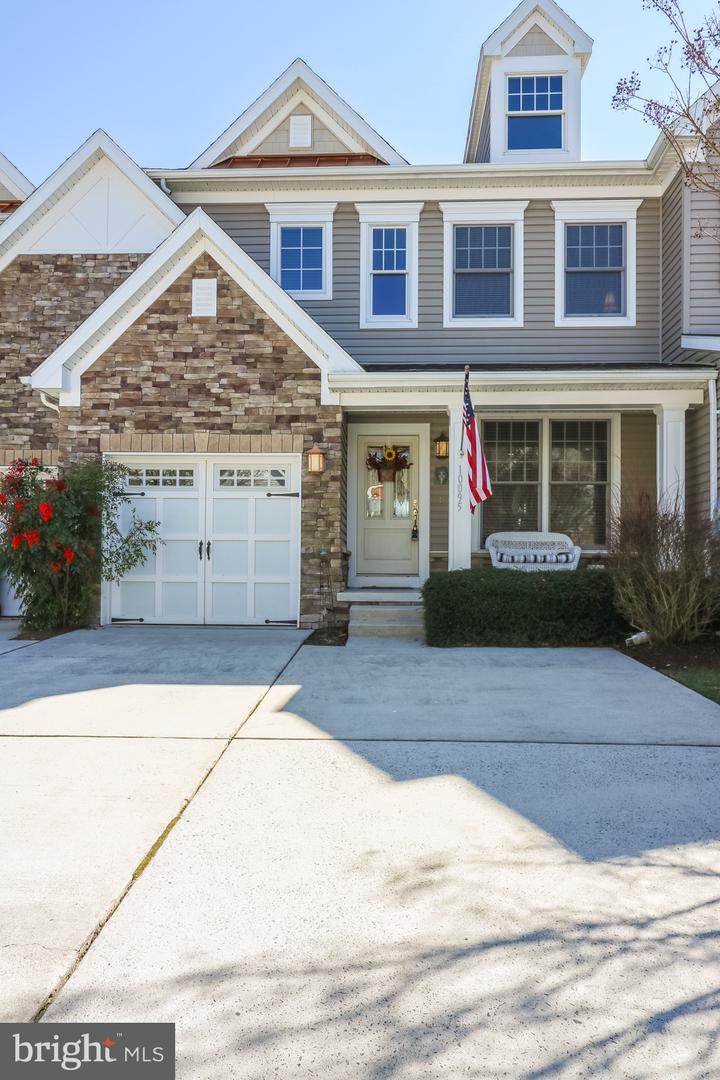 10095 Iron Pointe Drive - Photo 1