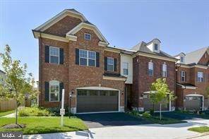 42584 Mantua Square - Photo 1