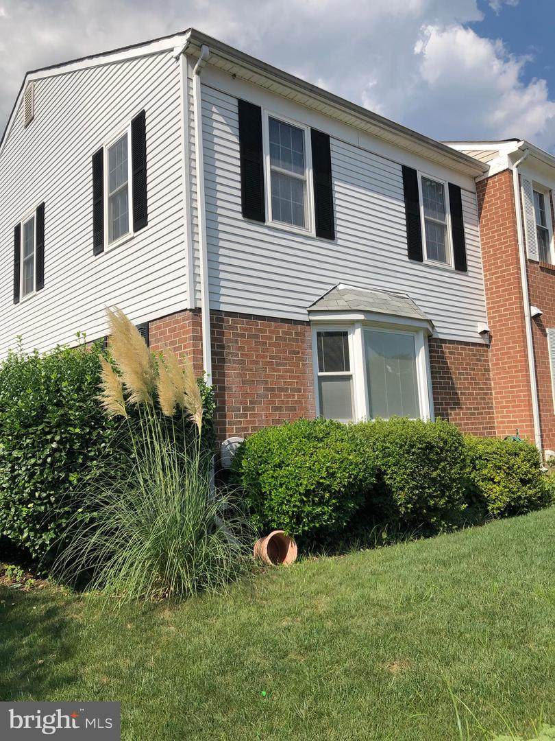 423 Sternwheeler Court - Photo 1