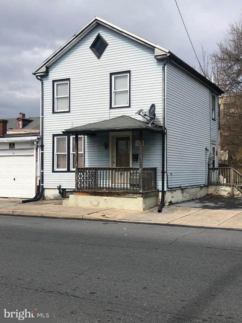 911 Guilford Street - Photo 1