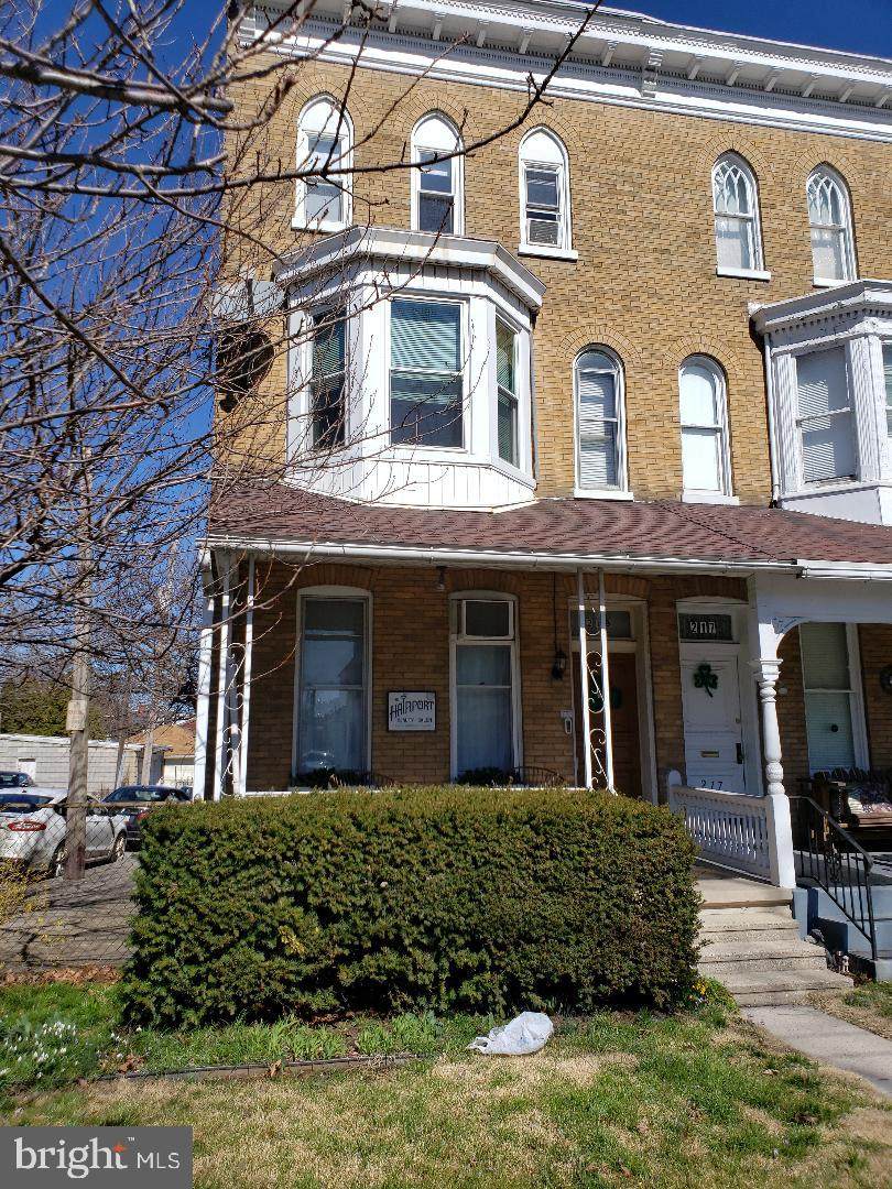 219 Carlisle Avenue - Photo 1