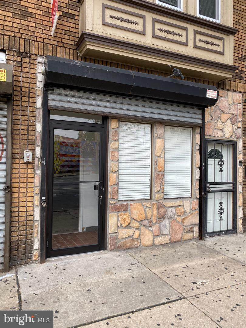 4304 Lancaster Avenue - Photo 1