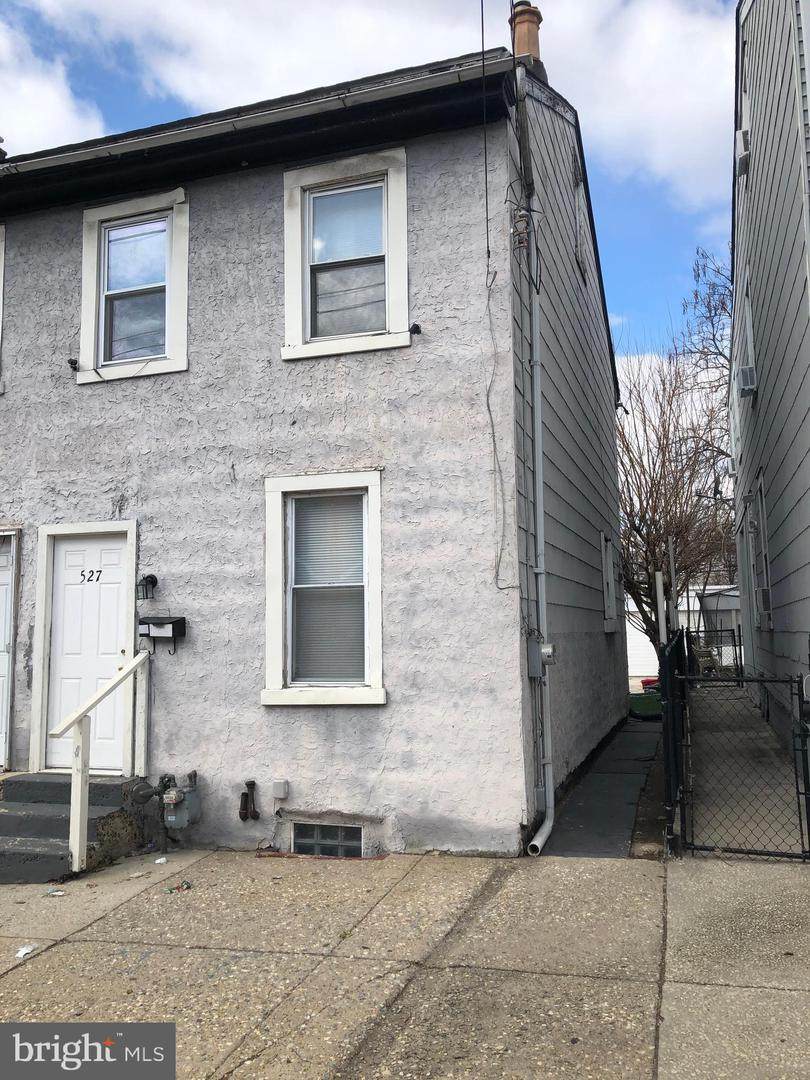 527 Arch Street - Photo 1