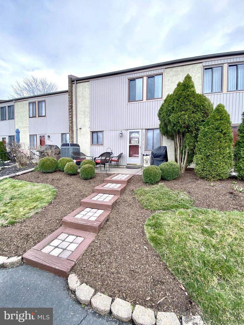 4813 Oxford Court - Photo 1