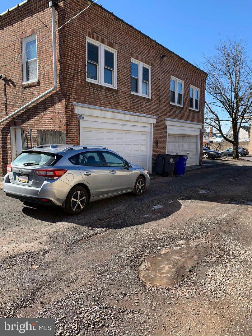 807 Queen Street - Photo 1