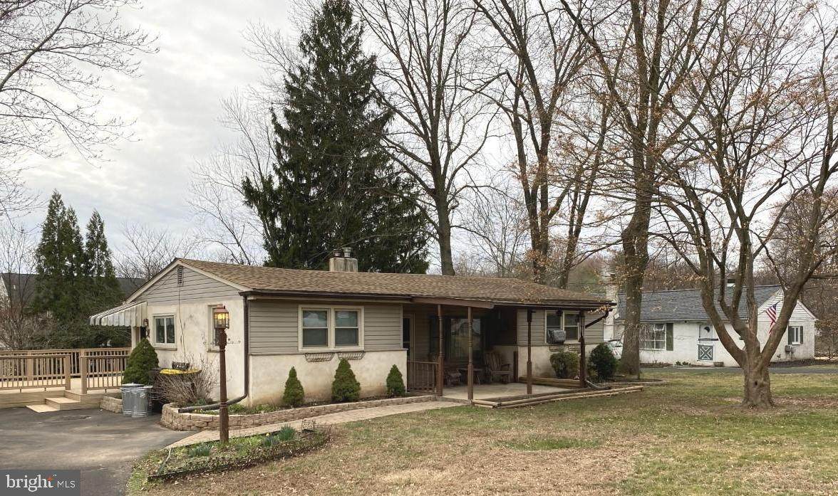 2266 Moss Avenue - Photo 1