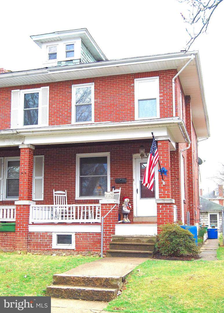 136 Pennsylvania Avenue - Photo 1