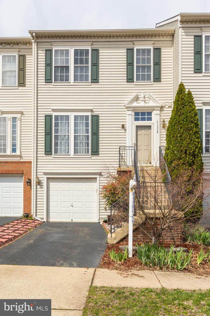 43008 Eustis Street - Photo 1