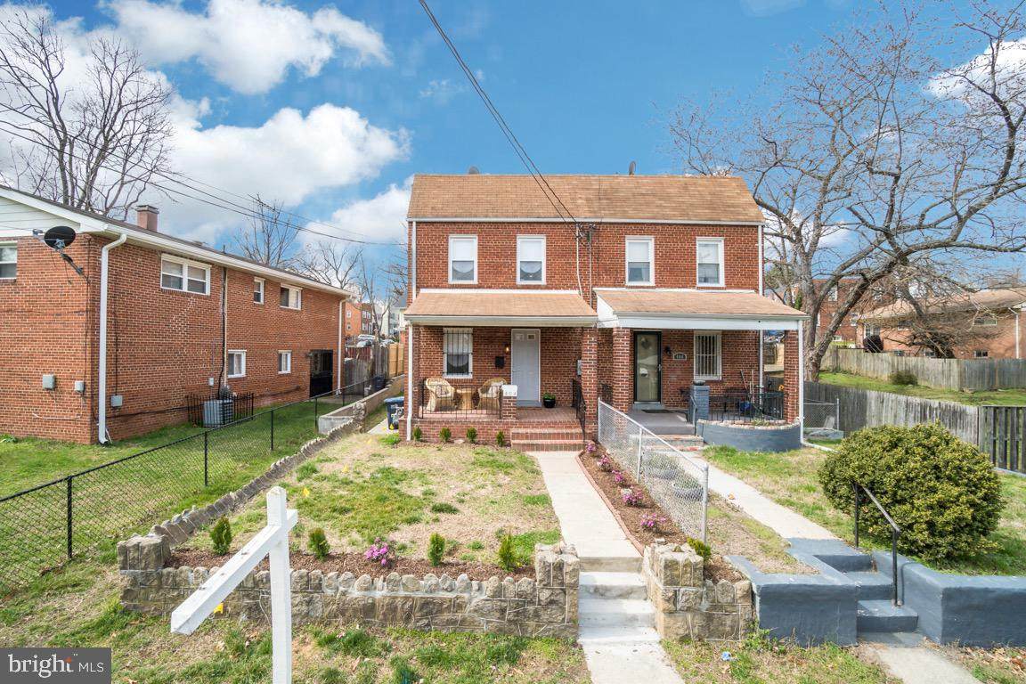 404 47TH Street - Photo 1