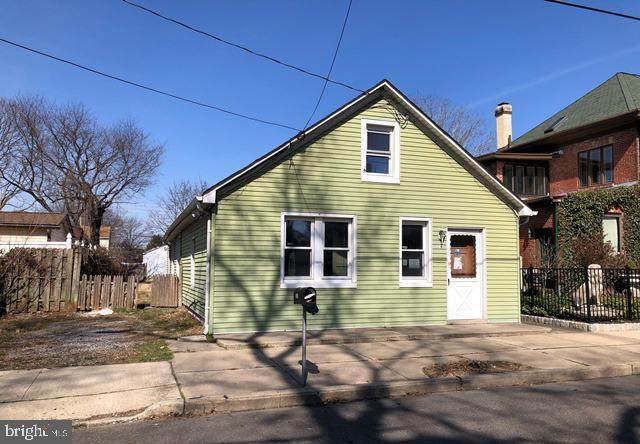521 Samuel Street - Photo 1