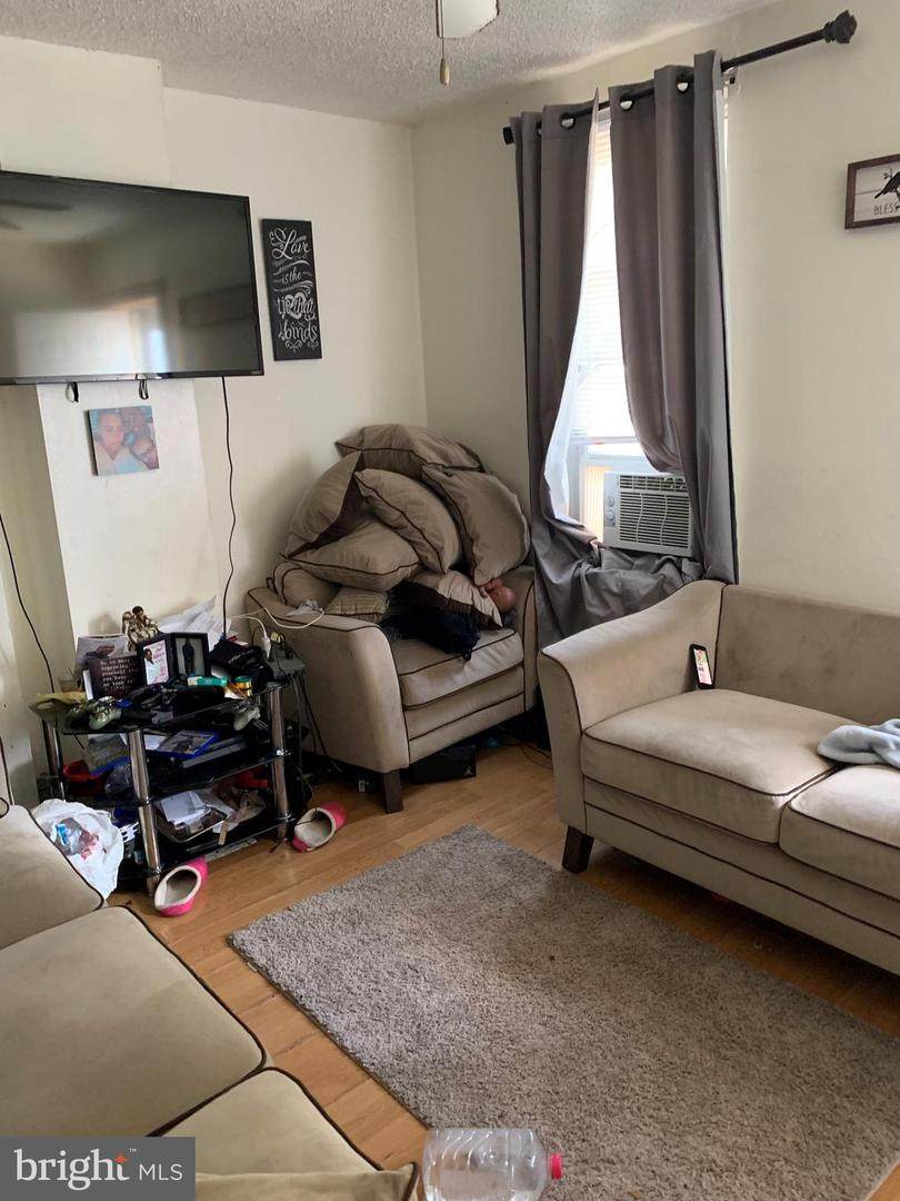 1004 Center Street - Photo 1