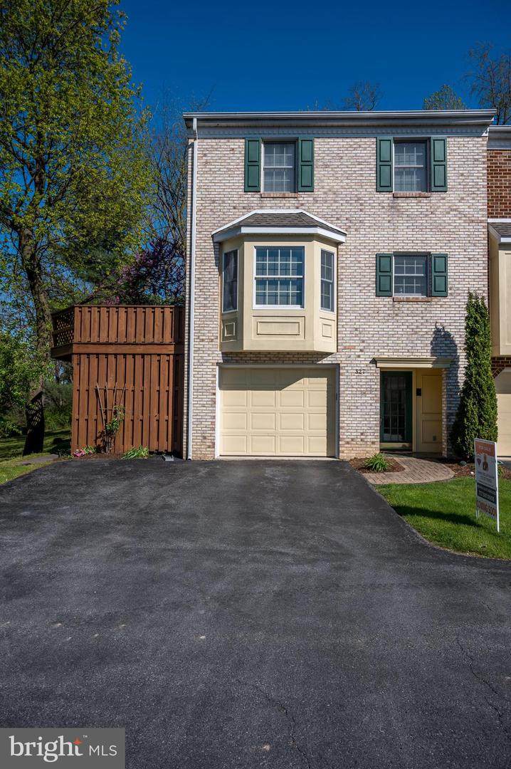 327 Valley View Drive - Photo 1