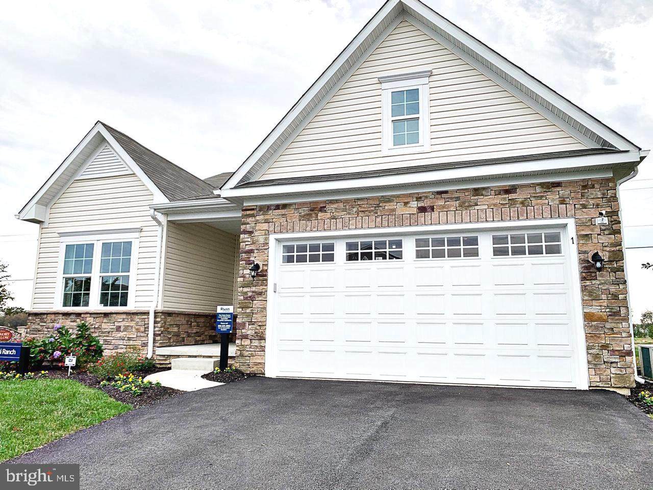 1 Climbing Vine Avenue - Photo 1