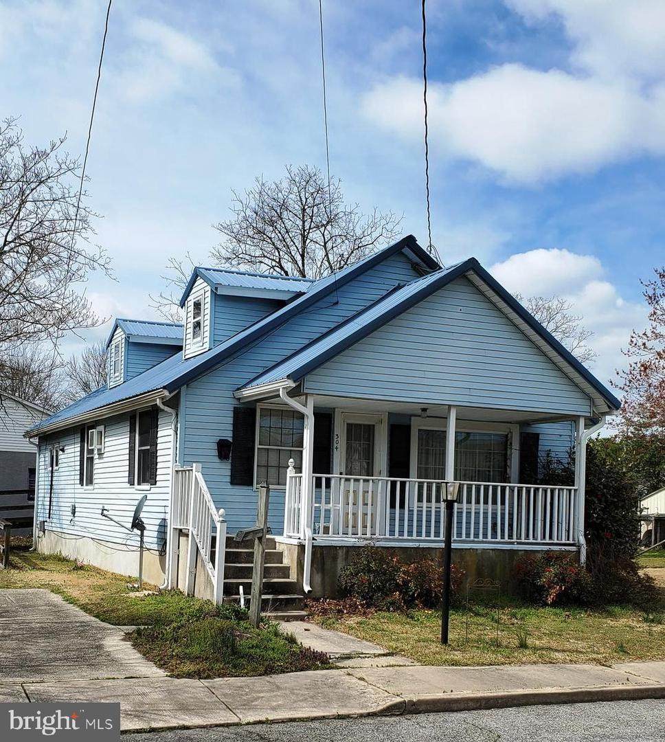 304 Richard Street - Photo 1