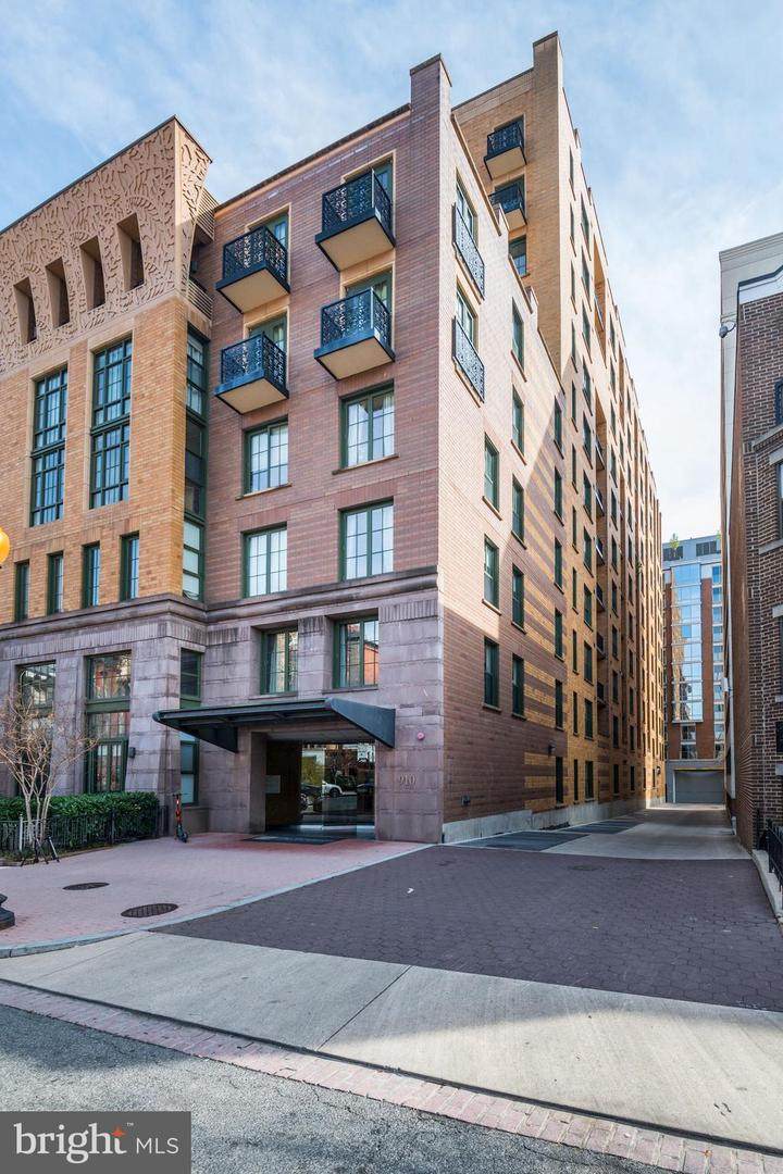 910 M Street - Photo 1