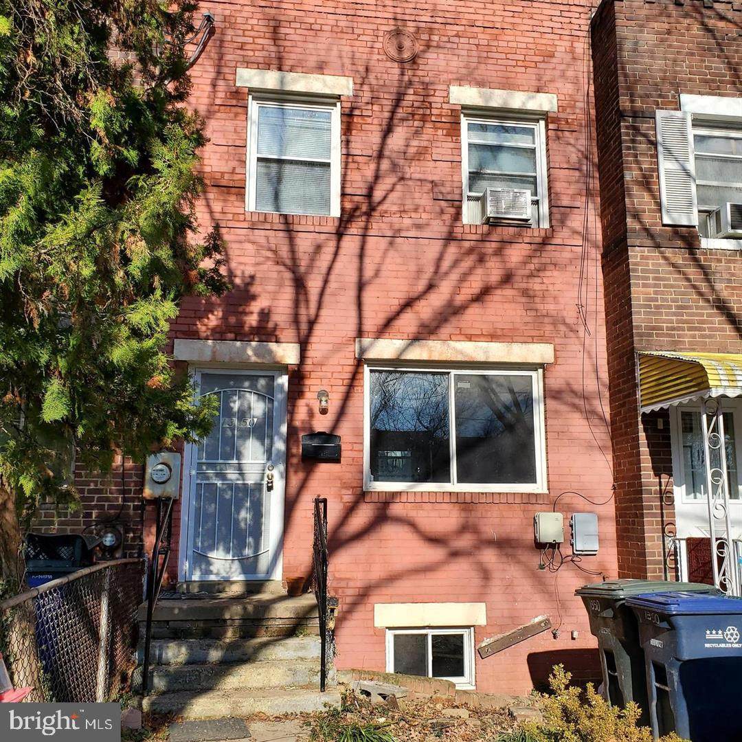 1350 Talbert Terrace - Photo 1