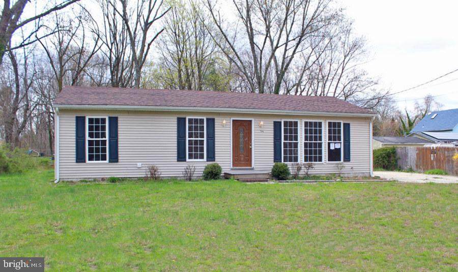 706 Railroad Boulevard - Photo 1