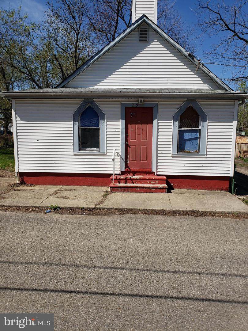 215 Locust Street - Photo 1